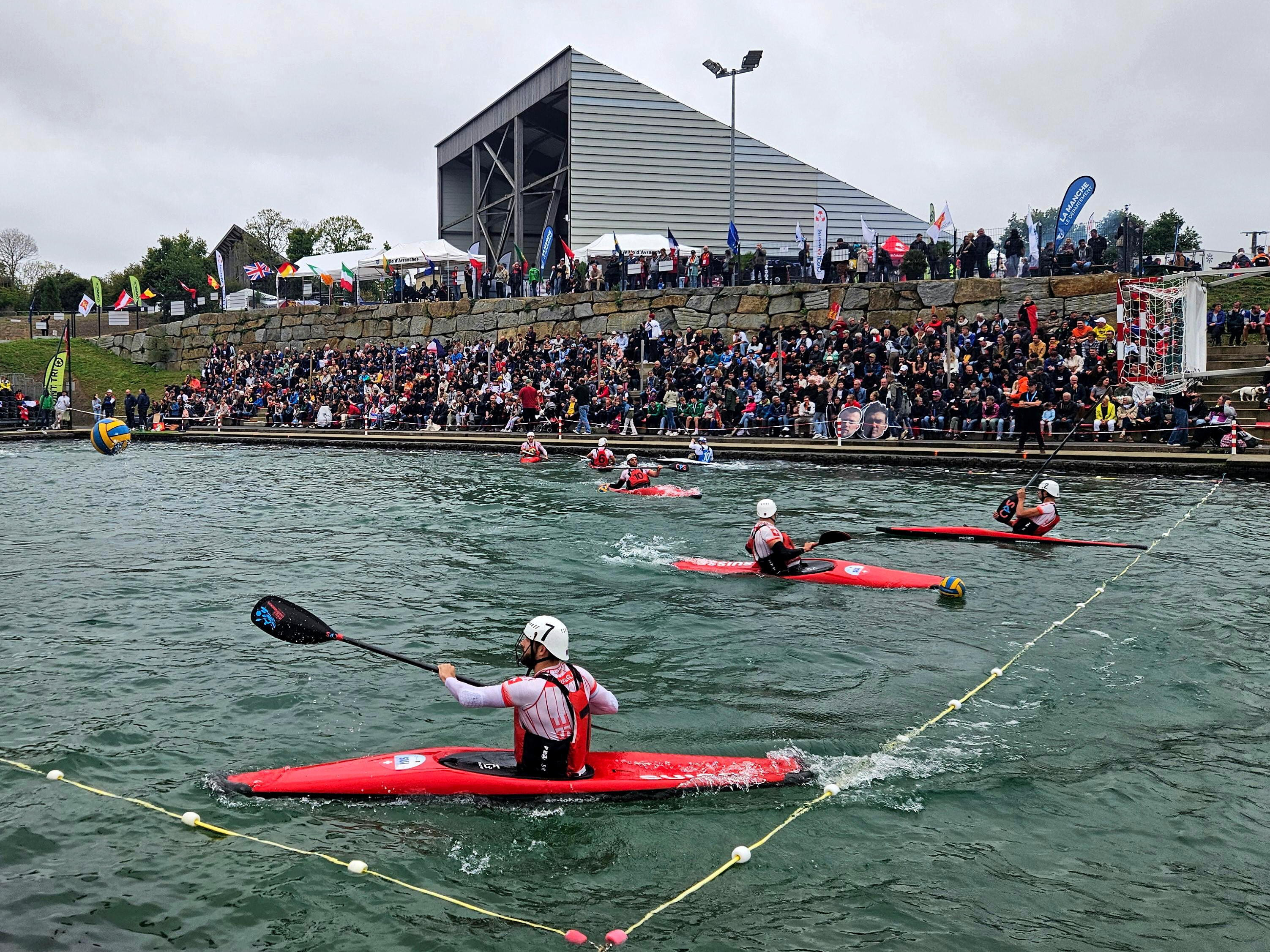 Kanupolo schnuppert an EM-Medaille