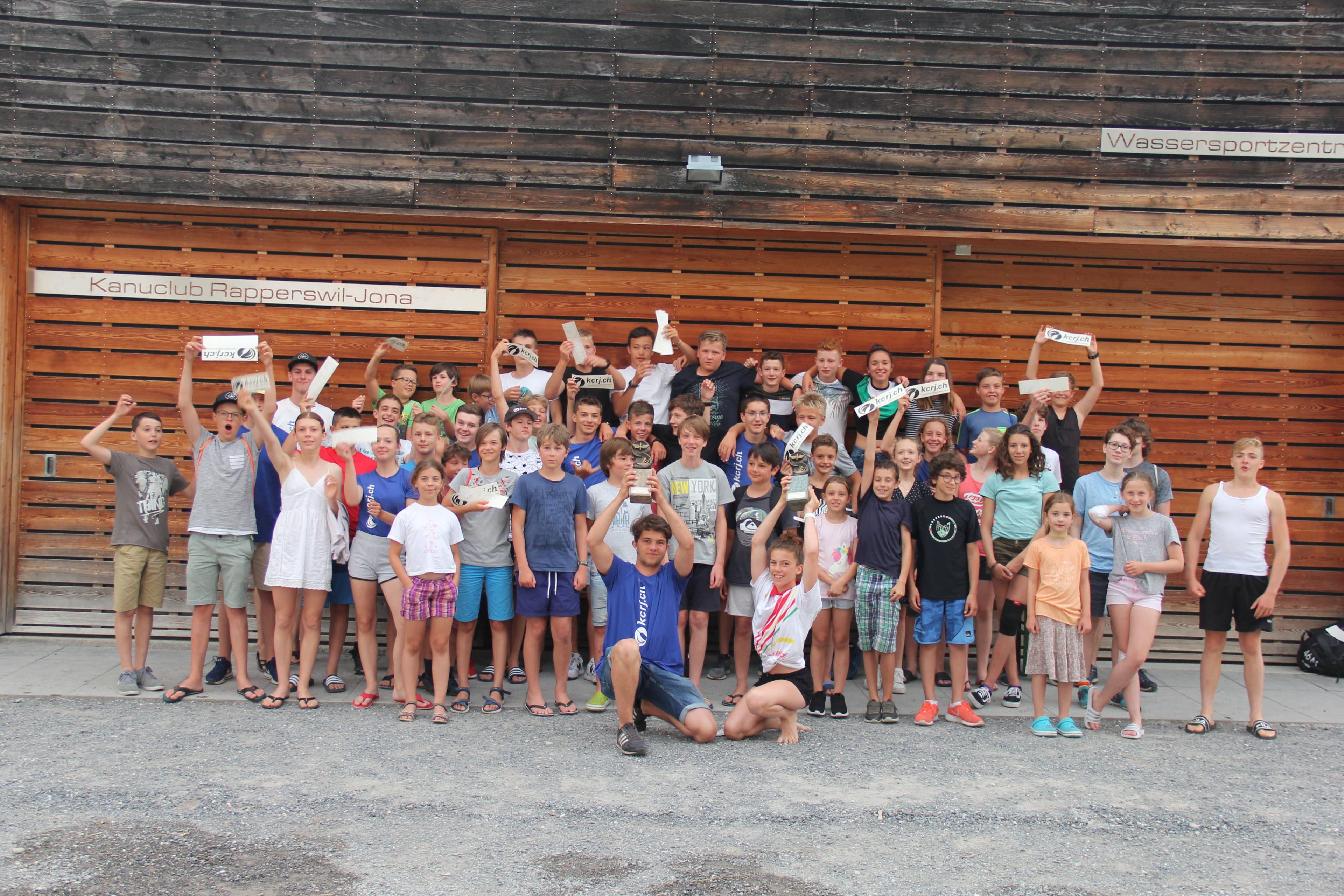 Gruppenfoto des Nachwuchs