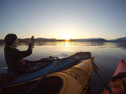 Kanufahren bei Sonnenuntergang